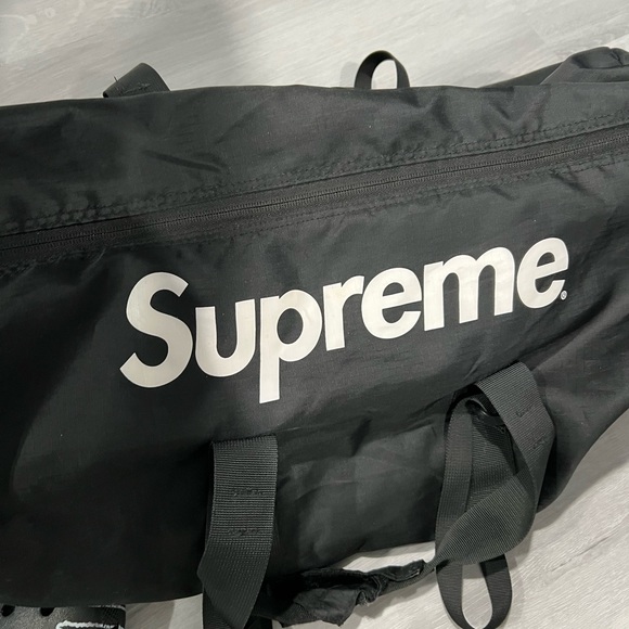 Supreme utility duffle bag - Picture 2 of 8